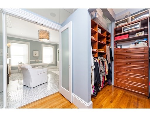 340 Marlborough St, Back Bay