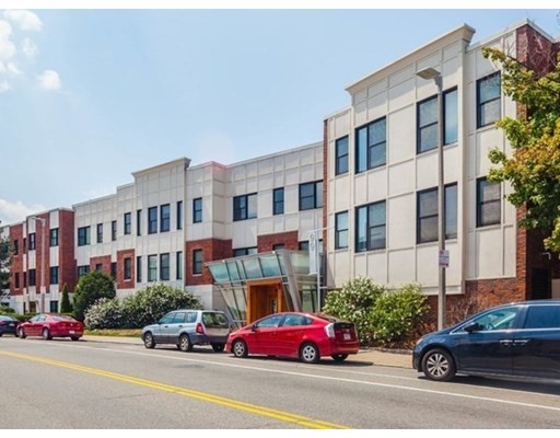 99 Chestnut Hill Ave, Brighton