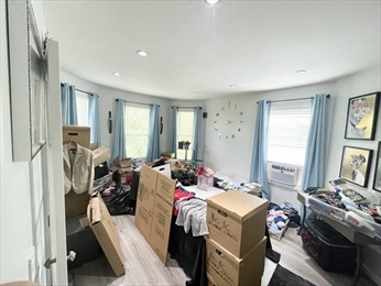 9 Mount Pleasant Ave, Roxbury