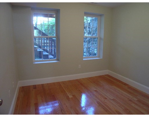 1422 Columbia Rd, South Boston