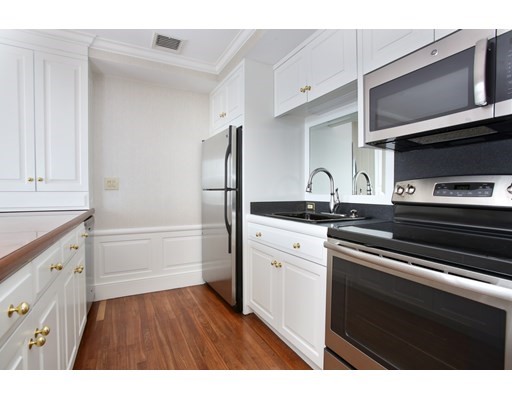 2 Commonwealth Ave, Back Bay