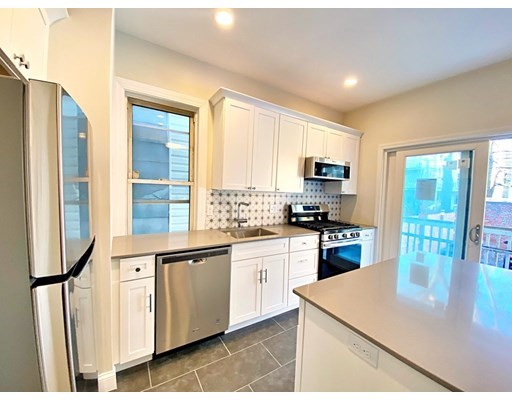 20 Frankfort St, East Boston