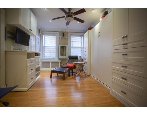 124 Peterborough St, Fenway