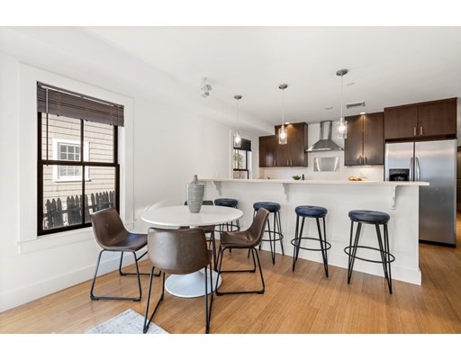 103 Russell St, Charlestown