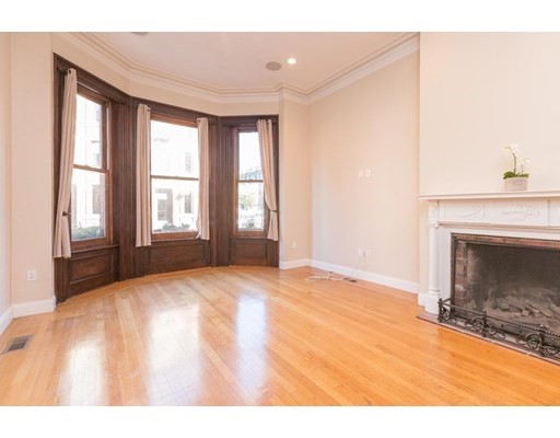 35 Fairfield St, Back Bay