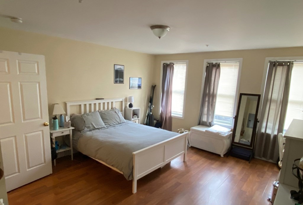 47 Chelsea St, East Boston