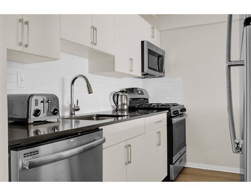 10 Emerson Pl, West End