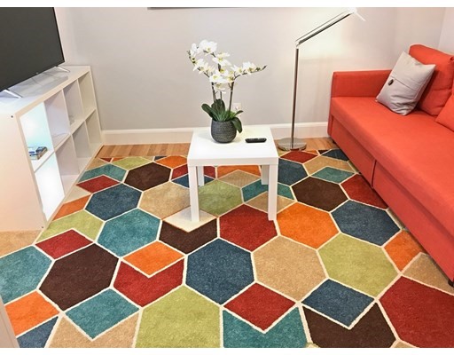 130 West 8th St, South Boston