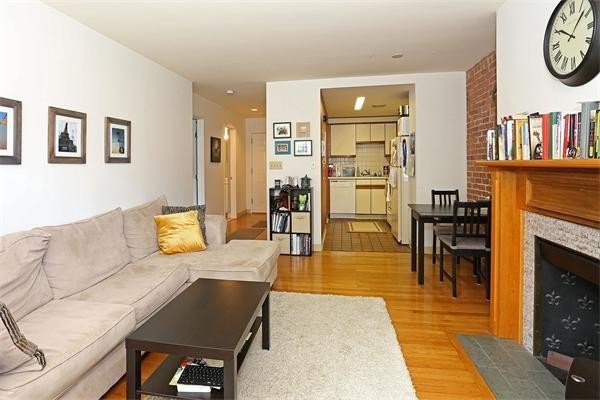 90 Gainsborough St, Fenway