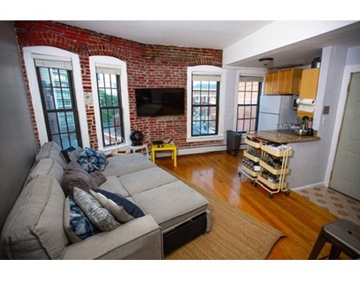 23 Saint Stephen St, Fenway