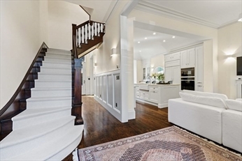 57 Monmouth St, Longwood