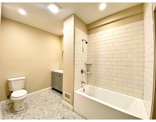 20 Frankfort St, East Boston