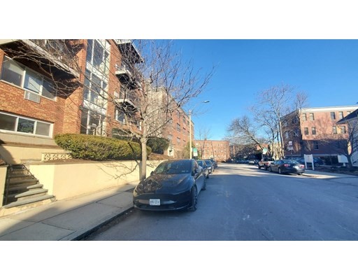 39 Englewood Ave, Brighton