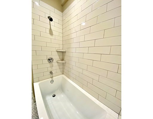 20 Frankfort St, East Boston