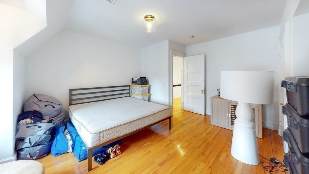 354 Tappan St, Washington Square