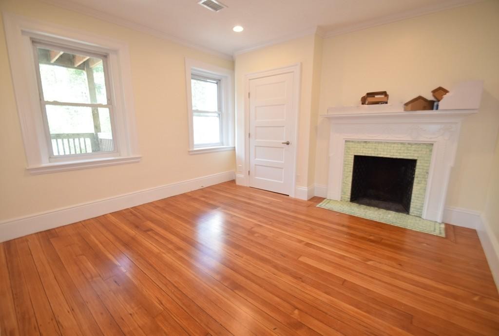 1616 Beacon St, Washington Square