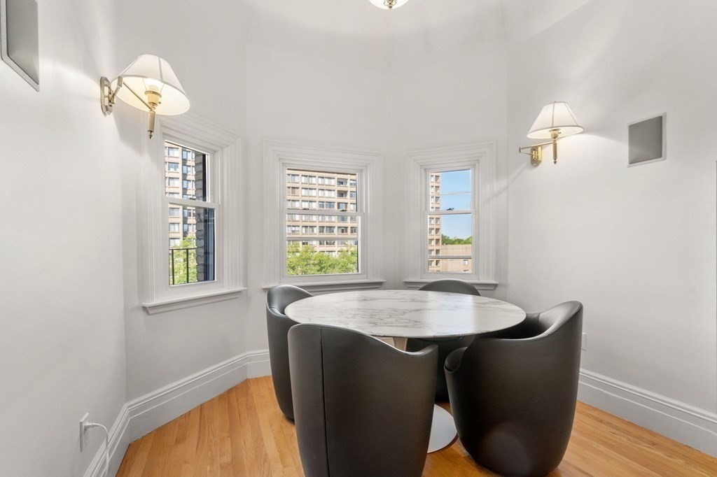 354 Tappan St, Washington Square