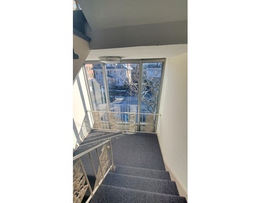 39 Englewood Ave, Brighton