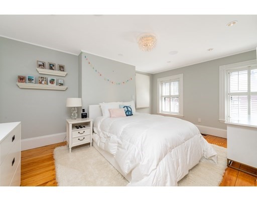 340 Marlborough St, Back Bay