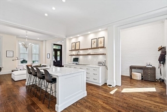 57 Monmouth St, Longwood