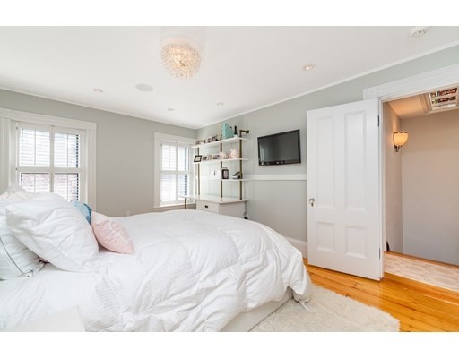 340 Marlborough St, Back Bay