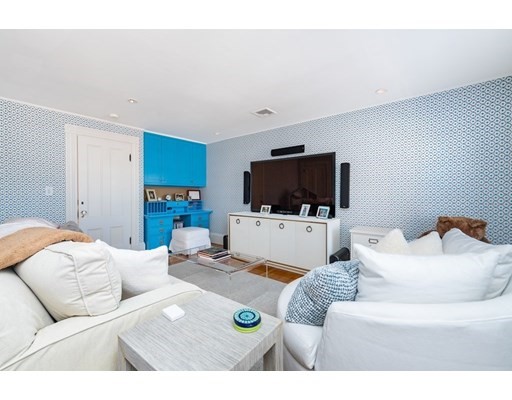 340 Marlborough St, Back Bay