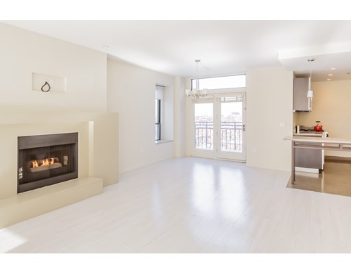 755 Boylston St, Back Bay