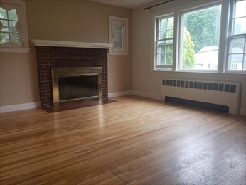 92 Pine Hill Rd, Dedham