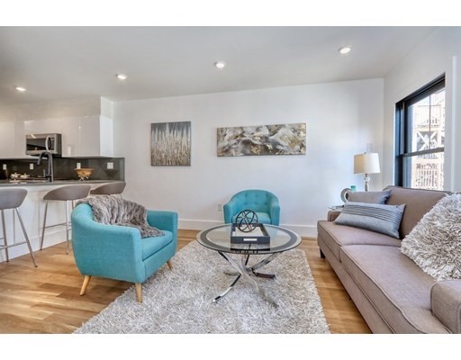 4 Everett Pl, East Boston