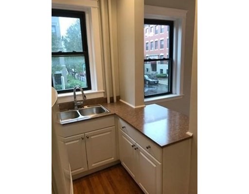 39 Glenville Ave, Allston