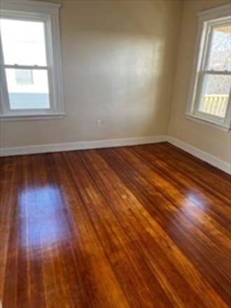 3952 Washington St, Roslindale