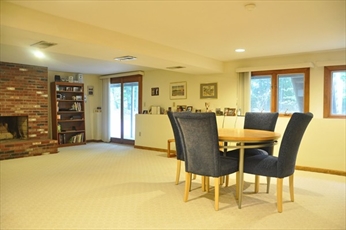 4 Crestview Ln, Milton