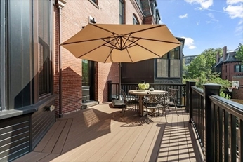 57 Monmouth St, Longwood