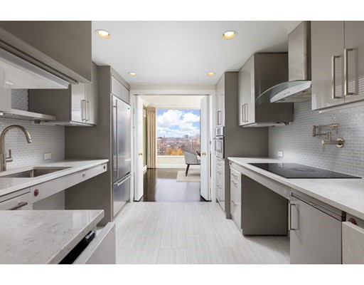 220 Boylston St, Back Bay