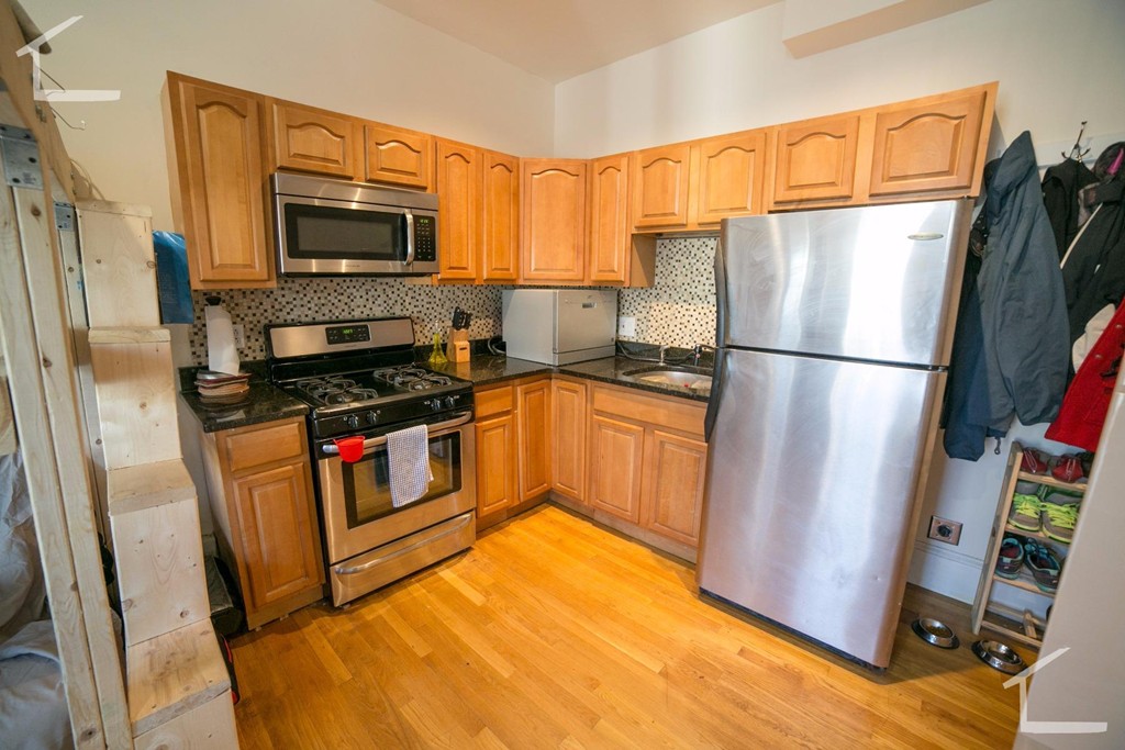 26 Pinckney St, East Somerville