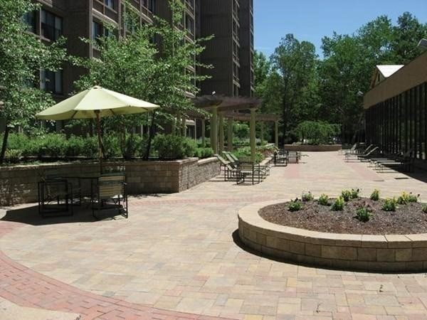 1731 Beacon St, Washington Square