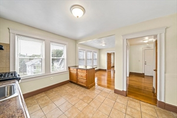 742 River St, Hyde Park