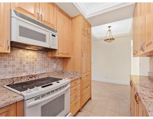 8 Gloucester St, Back Bay