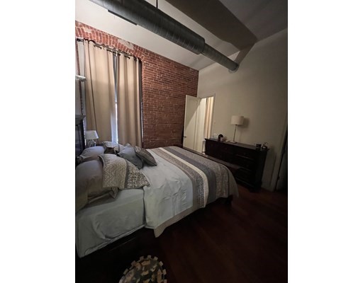 125 B St, South Boston