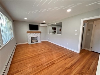 35 Leonard St, Dedham