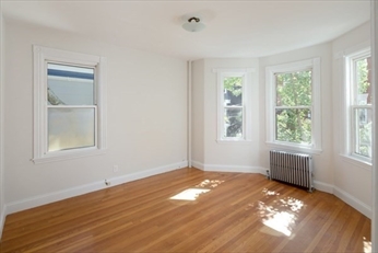 15 Pond St, Jamaica Plain