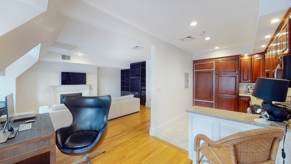 354 Tappan St, Washington Square