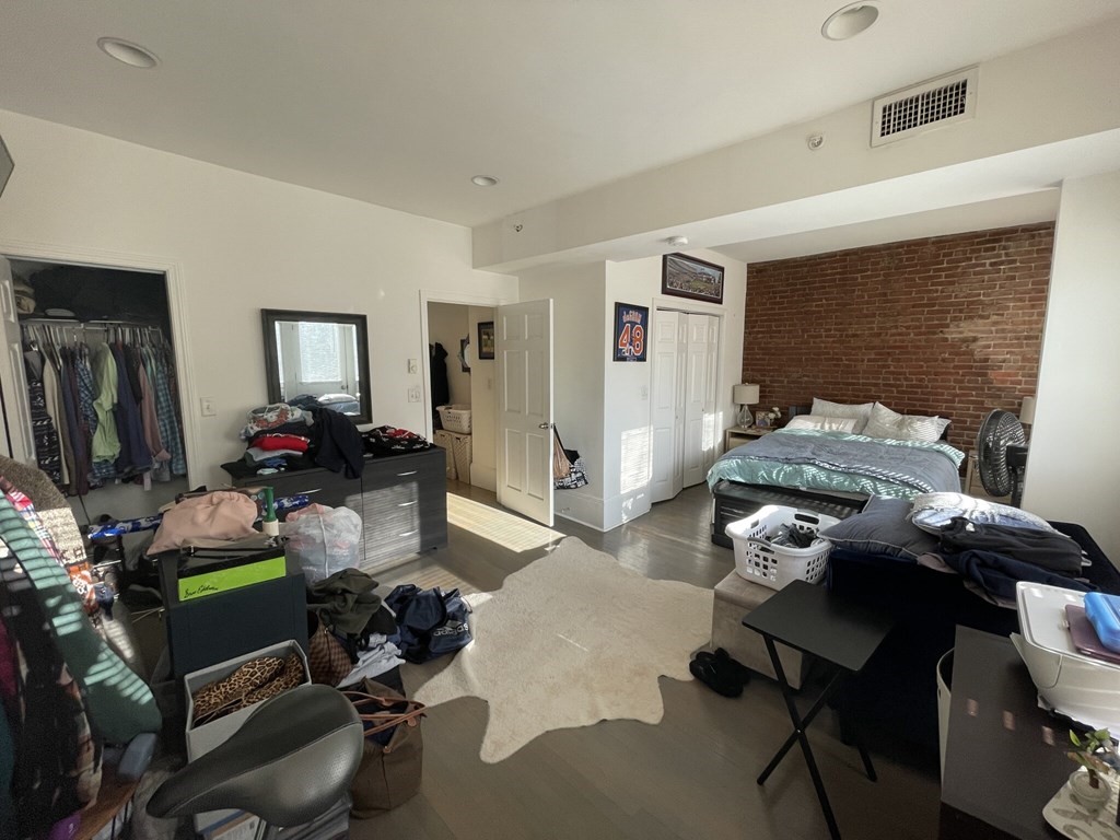 1404 Beacon St, Coolidge Corner