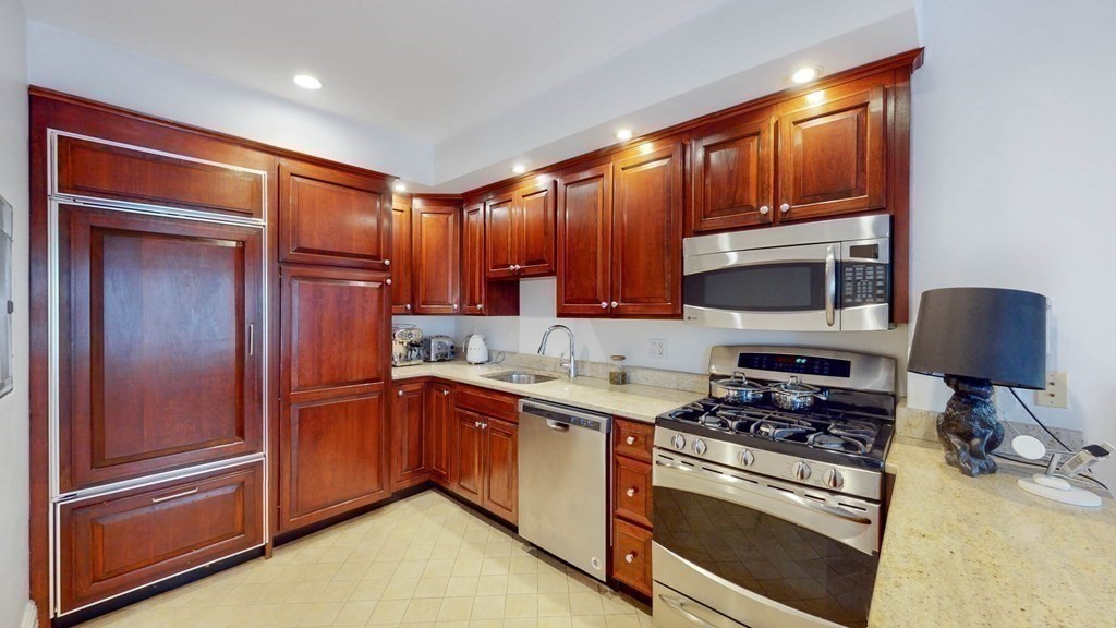 354 Tappan St, Washington Square