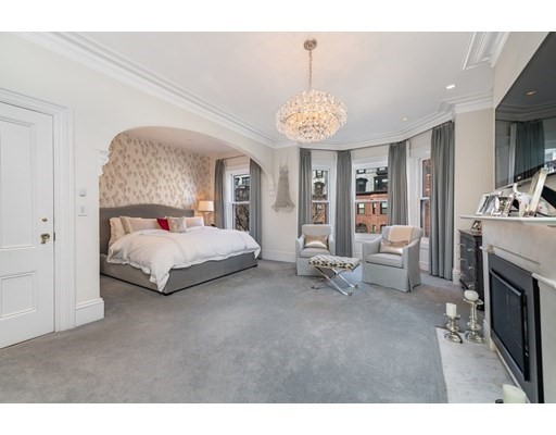 340 Marlborough St, Back Bay