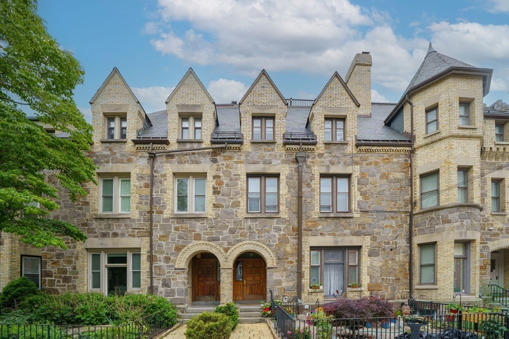 354 Tappan St, Washington Square