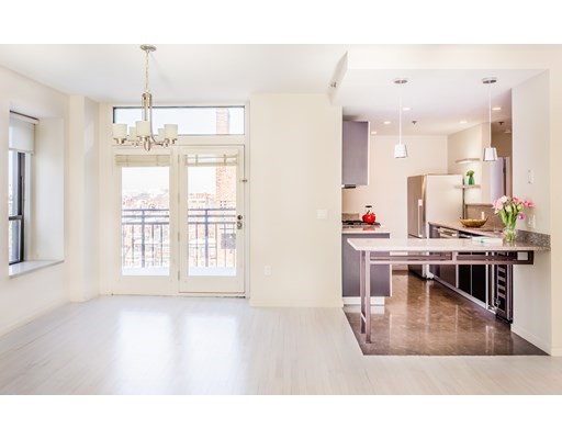 755 Boylston St, Back Bay