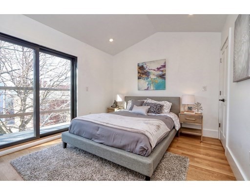 4 Everett Pl, East Boston