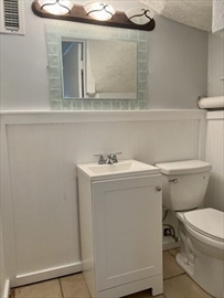 709 Hammond St, Chestnut Hill