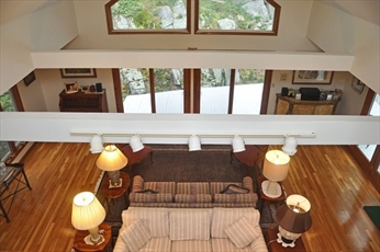 4 Crestview Ln, Milton